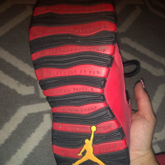 Jordan red 10s youth - Picture 3 of 4